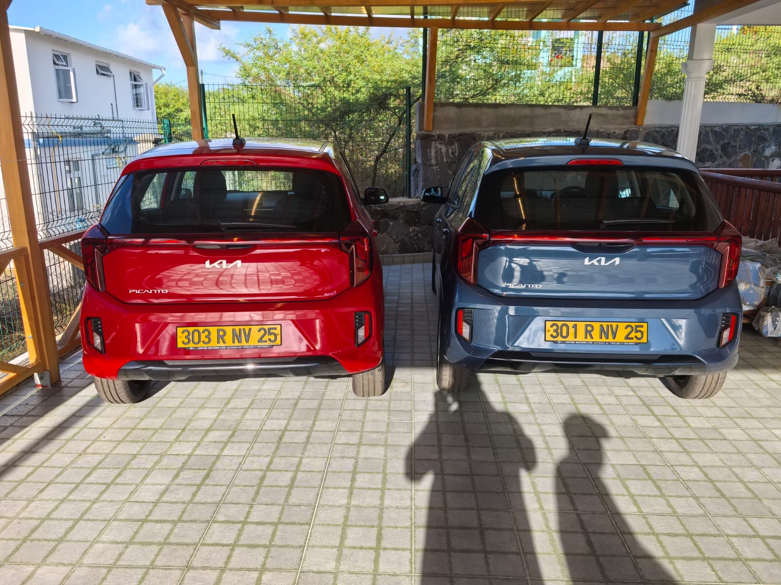 Extra Car